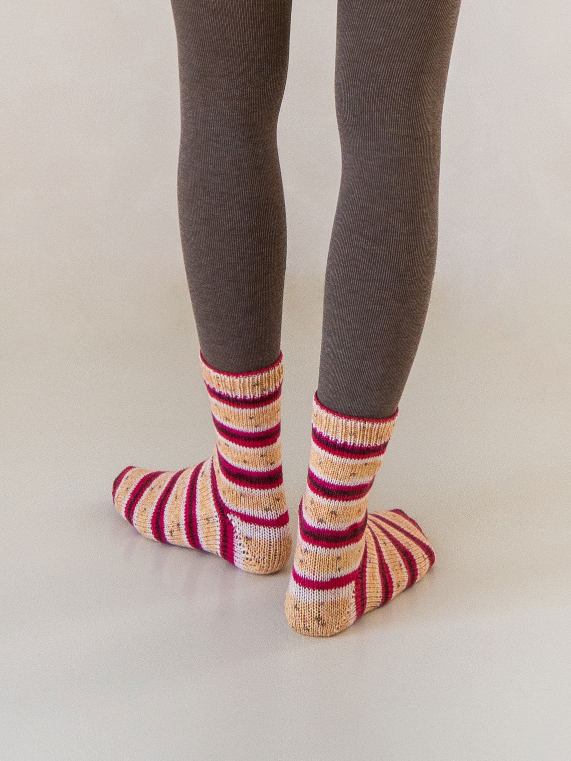 [PDF] Footsie 4ply Fruits Socks (ENGLISH)