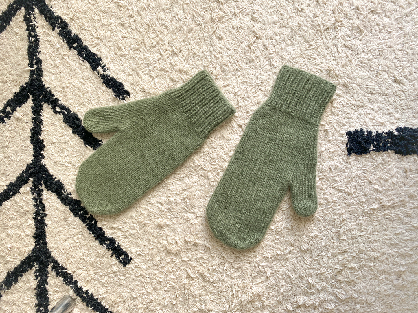 [PDF 도안] 솔로 캐시미어 손모아 장갑 (KOREAN)