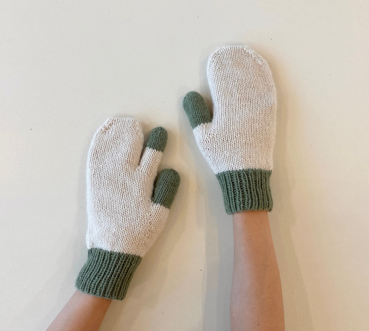 [PDF 도안] 솔로 캐시미어 손모아 장갑 (KOREAN)