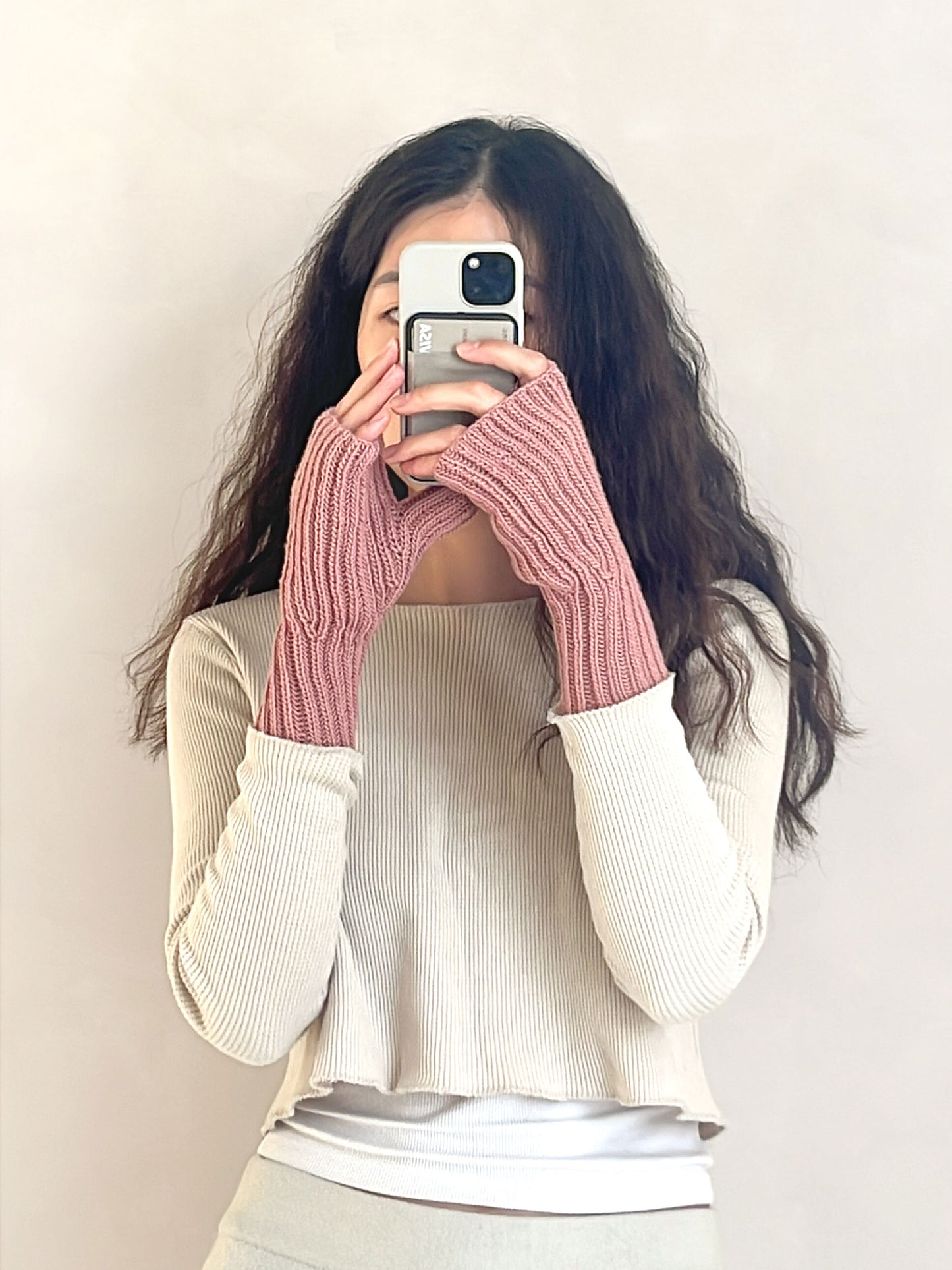 [PDF] Satin Merino Wool Brioche Hand Warmers (ENGLISH)