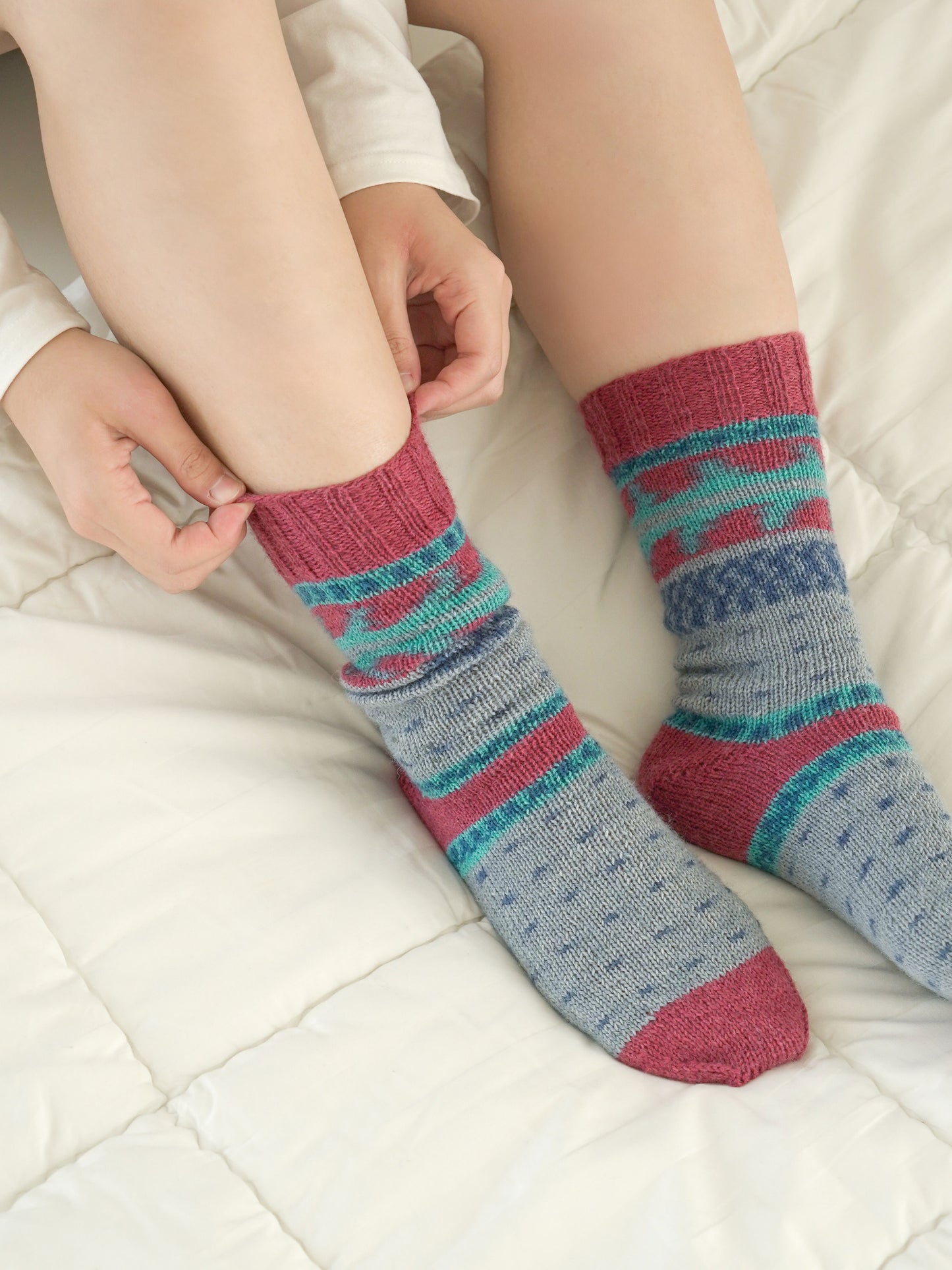 [PDF] Regia 4ply Pairfect Cuff-Down Socks (ENGLISH)