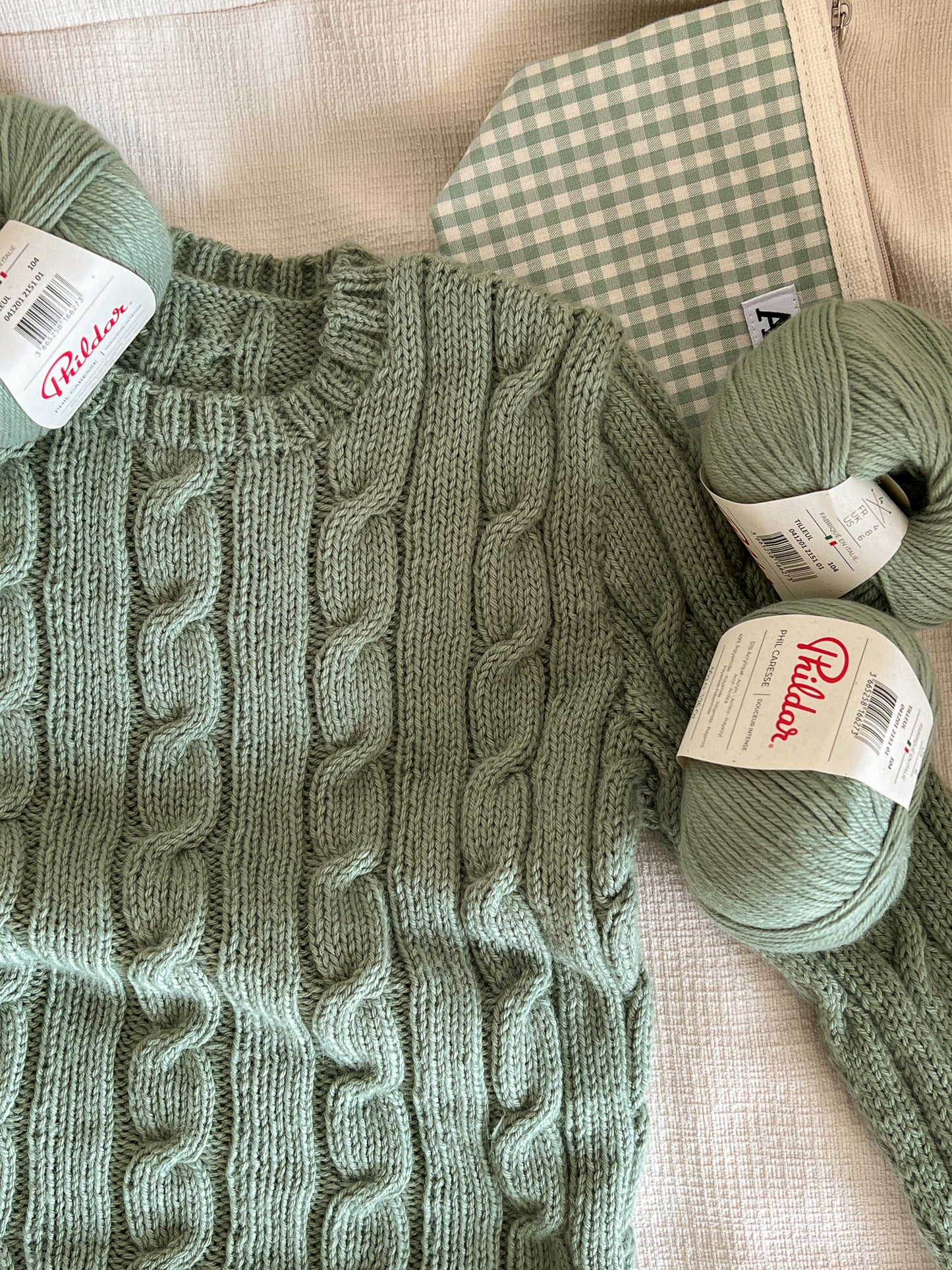 [PDF] Phil Caresse Cable Bottom-up Sweater (ENGLISH)