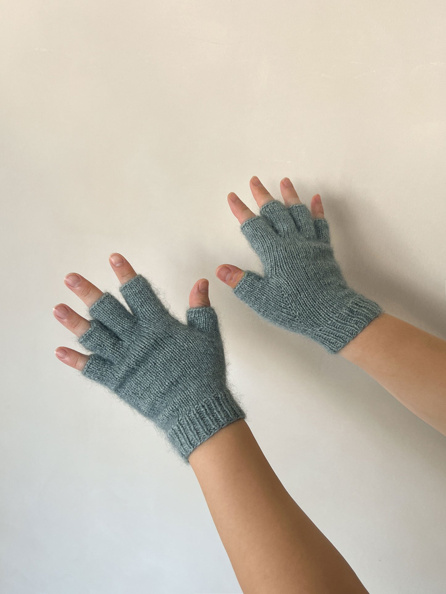 [PDF] Airy Cotton&Mulberry Silk Mohair Fingerless Gloves (ENGLISH)