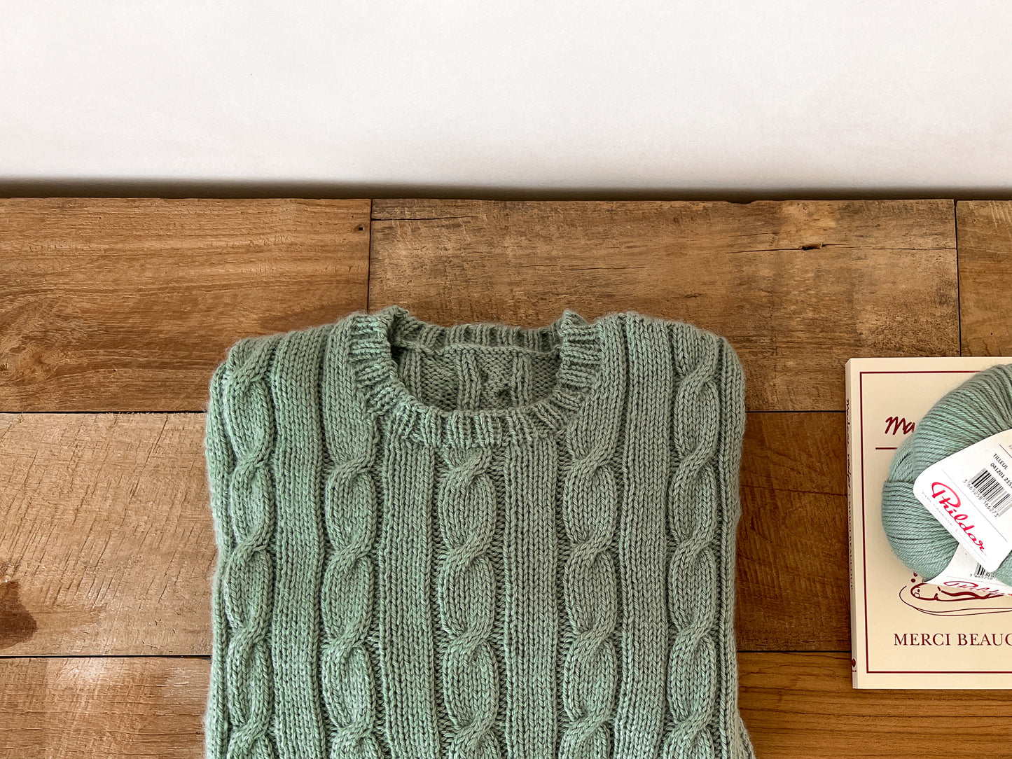 [PDF] Phil Caresse Cable Bottom-up Sweater (ENGLISH)