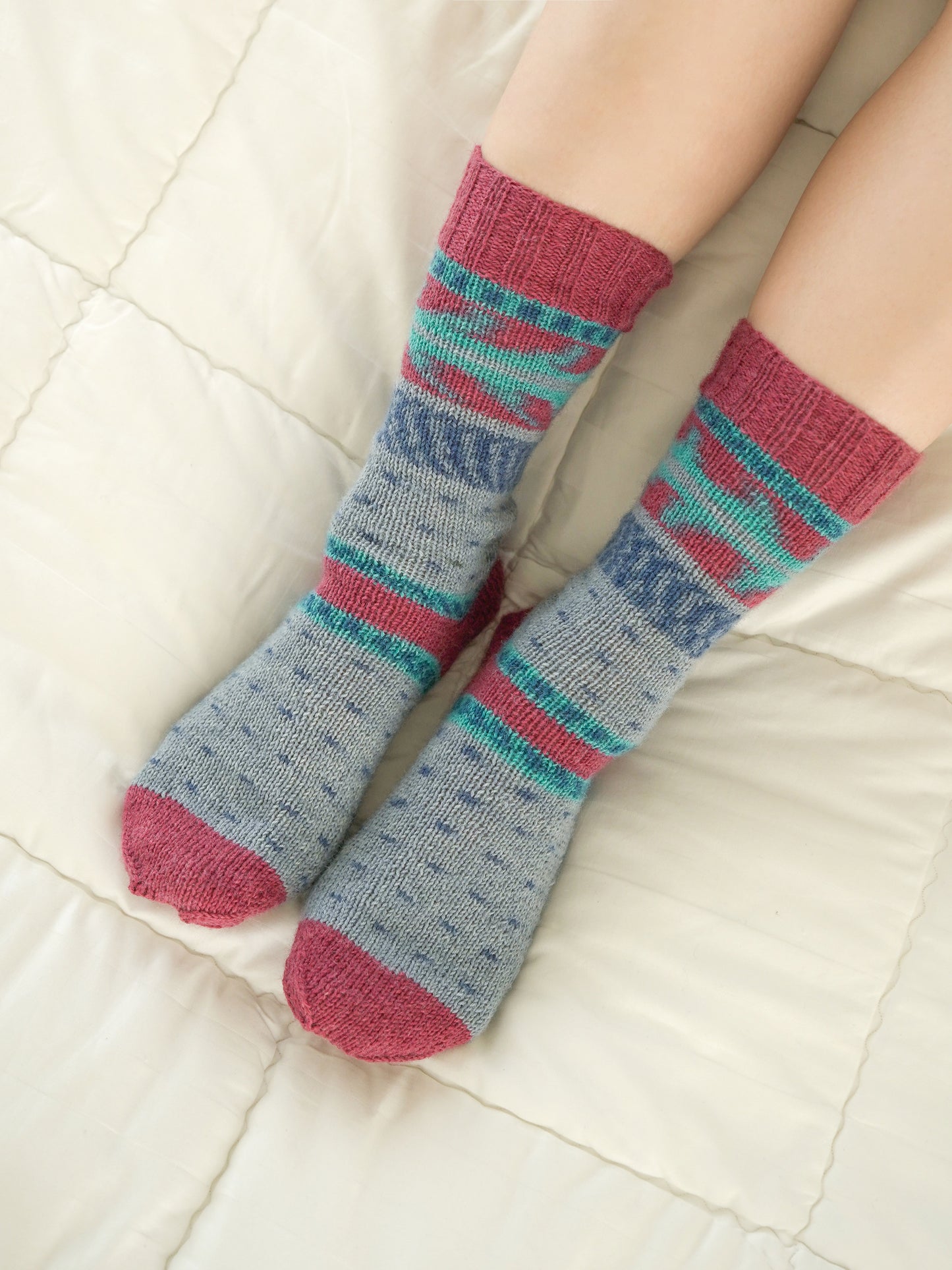 [PDF] Regia 4ply Pairfect Cuff-Down Socks (ENGLISH)