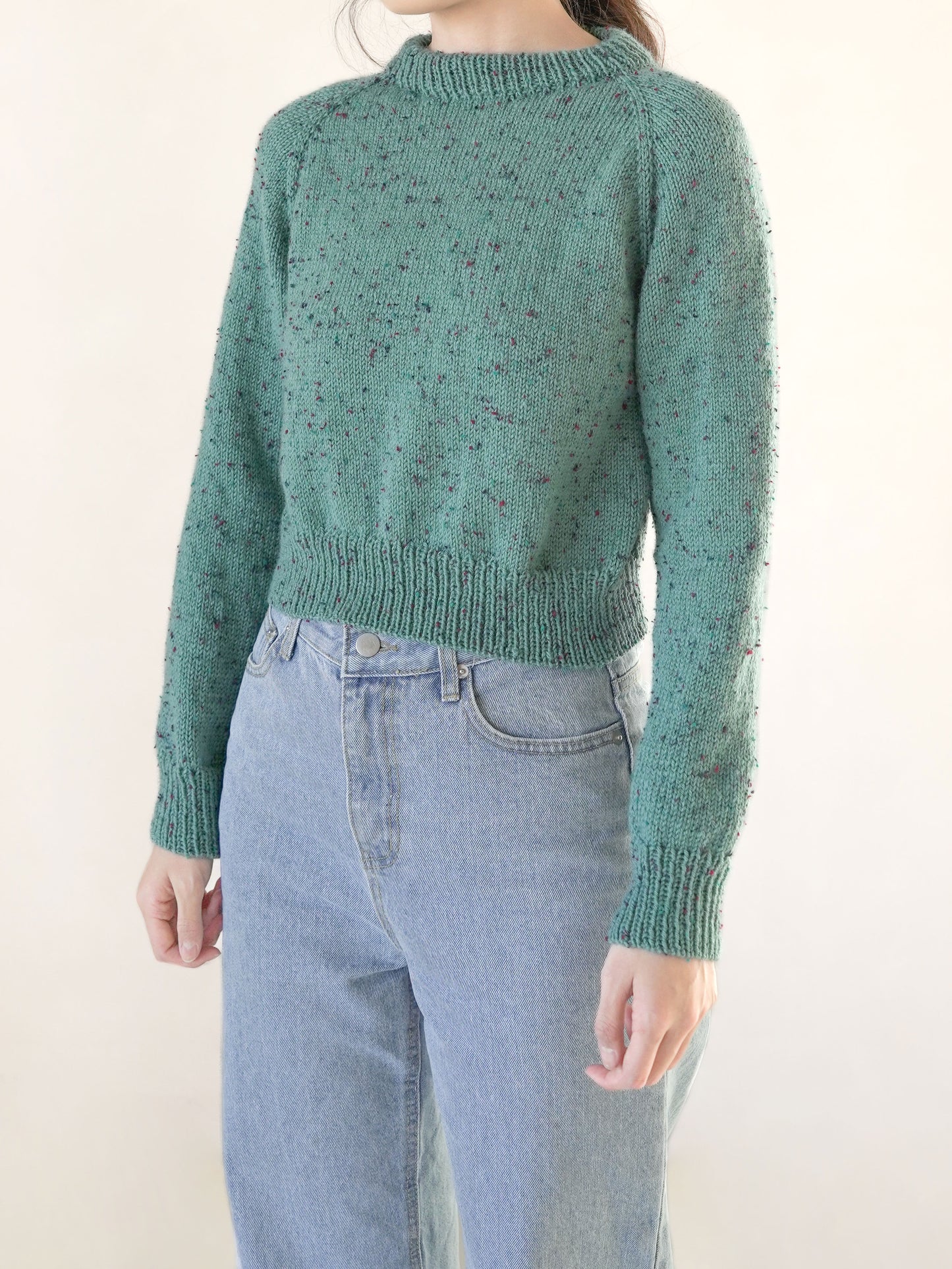 [PDF] Merino Blend DK Tweed Cropped Raglan Sweater (ENGLISH)