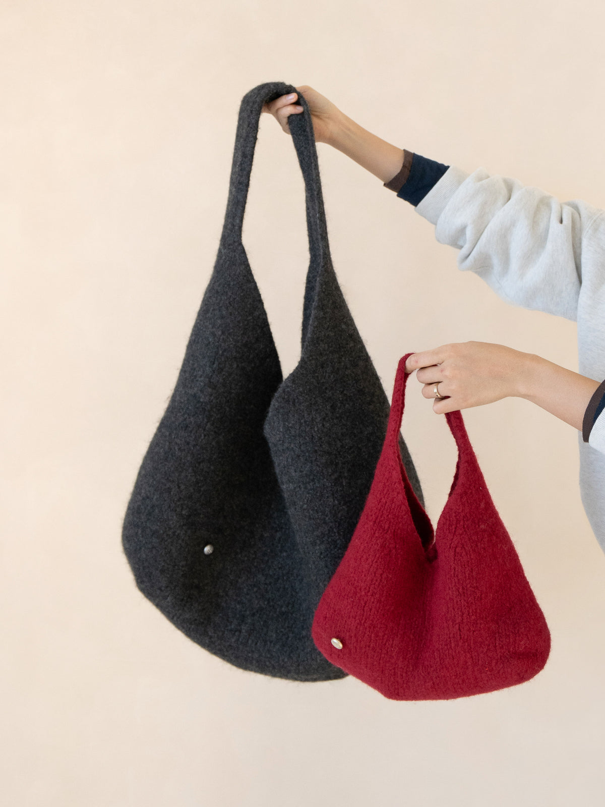 [PDF] Folk Wool Felting West Hobo Bag (ENGLISH)