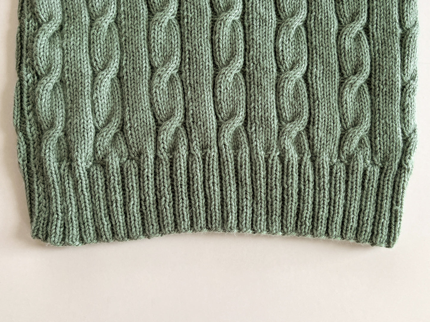 [PDF] Phil Caresse Cable Bottom-up Sweater (ENGLISH)