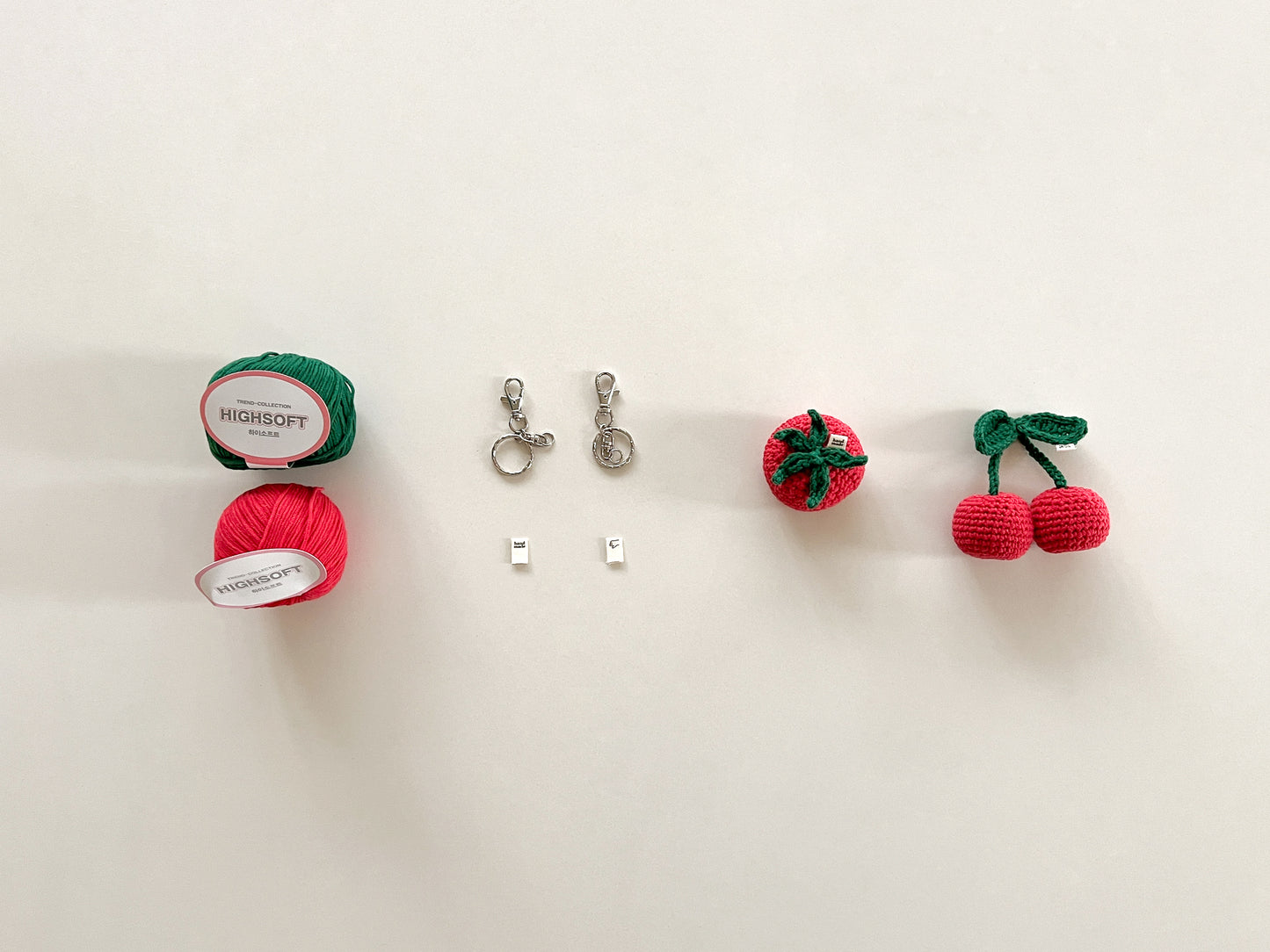 [PDF] New High Soft Tomato & Cherry Keychain (ENGLISH)
