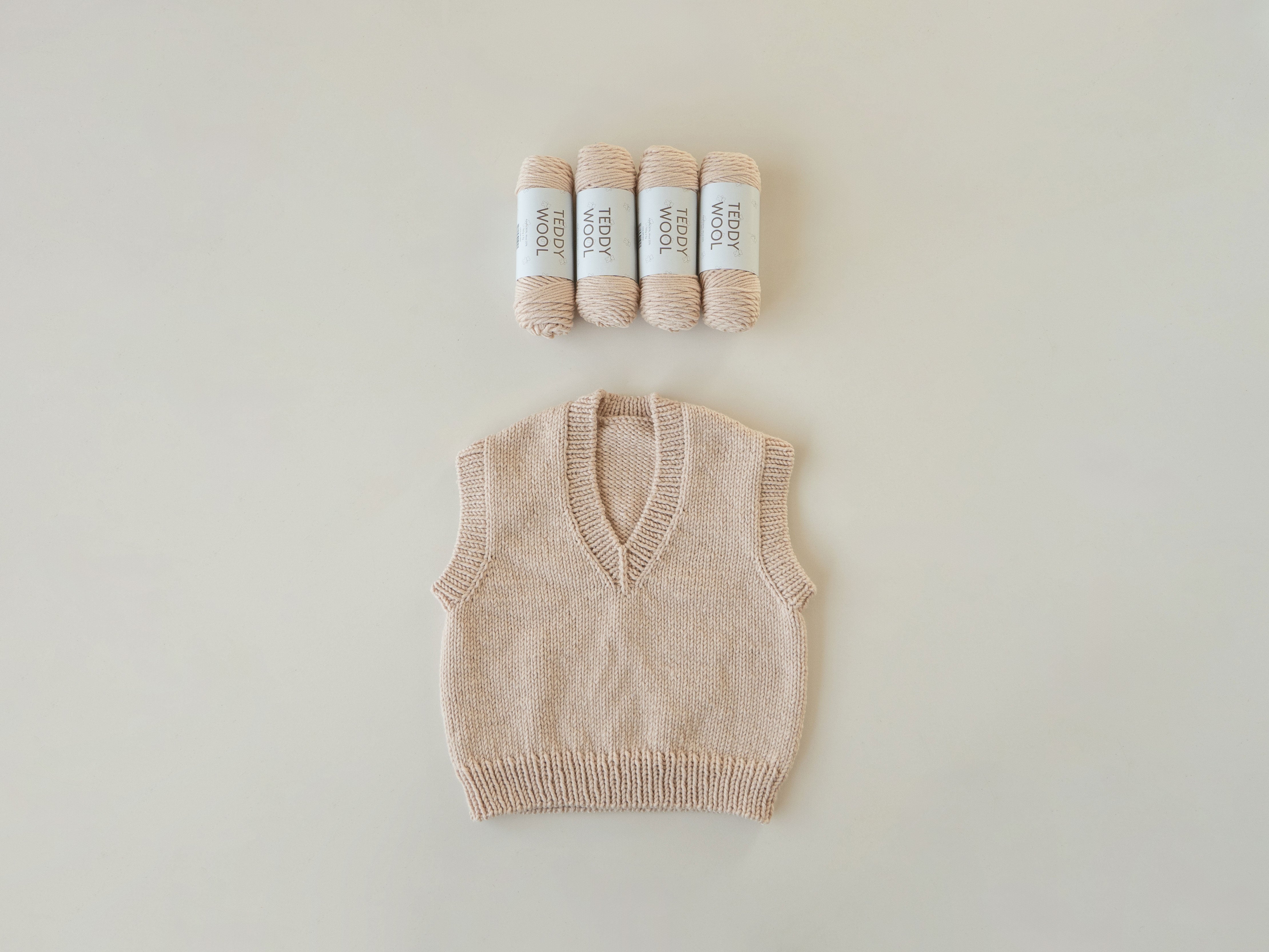 PDF] Teddy Wool 30 Kitsch V-neck Vest (ENGLISH) – pattern by banul