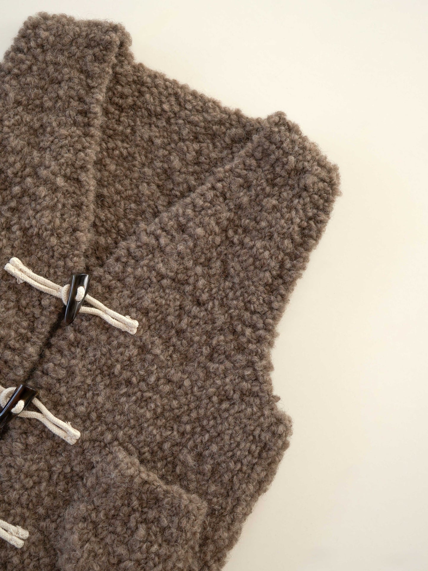 [PDF] Highland Alpaca Boucle Duffle Vest (ENGLISH)