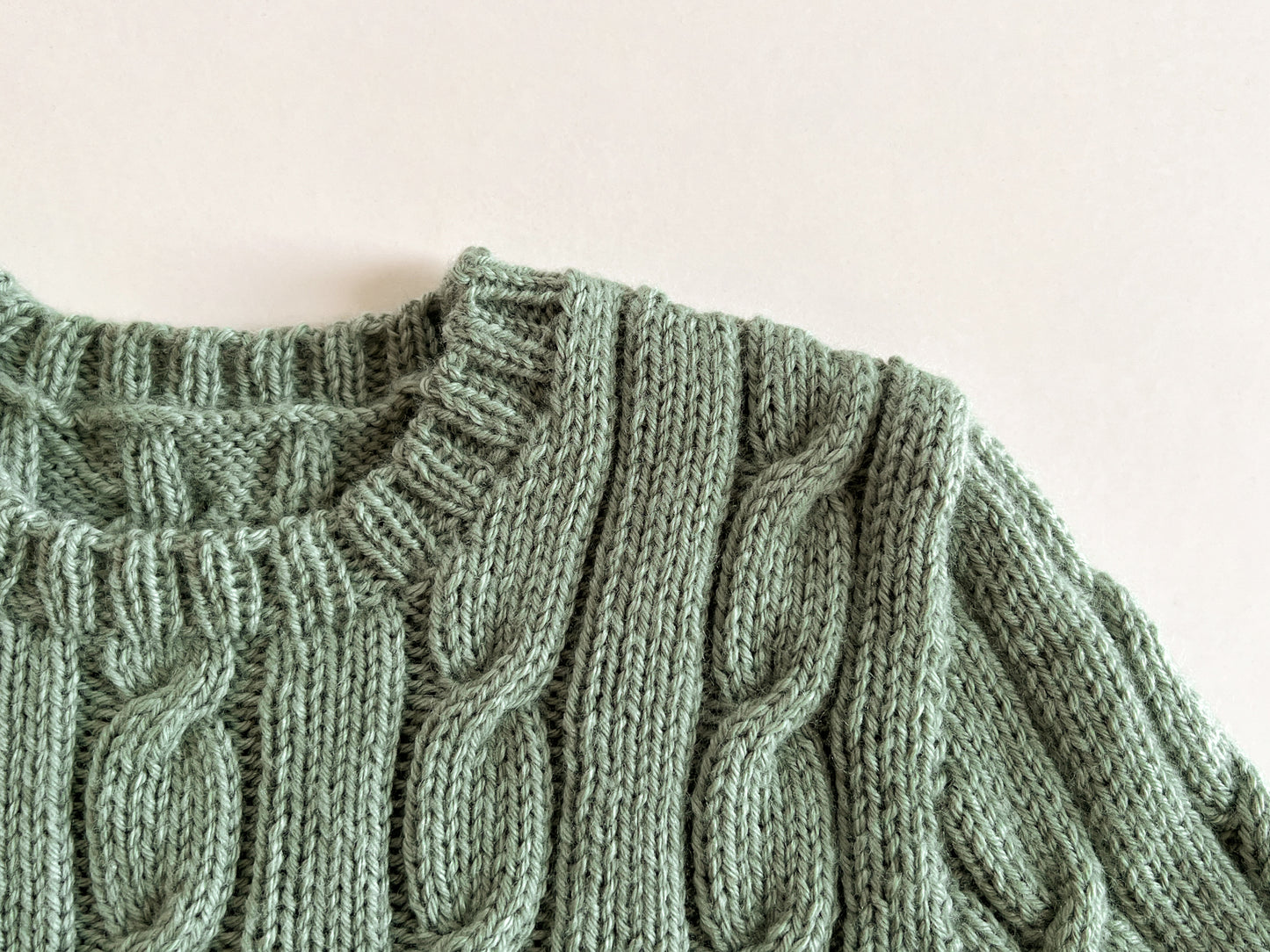 [PDF] Phil Caresse Cable Bottom-up Sweater (ENGLISH)