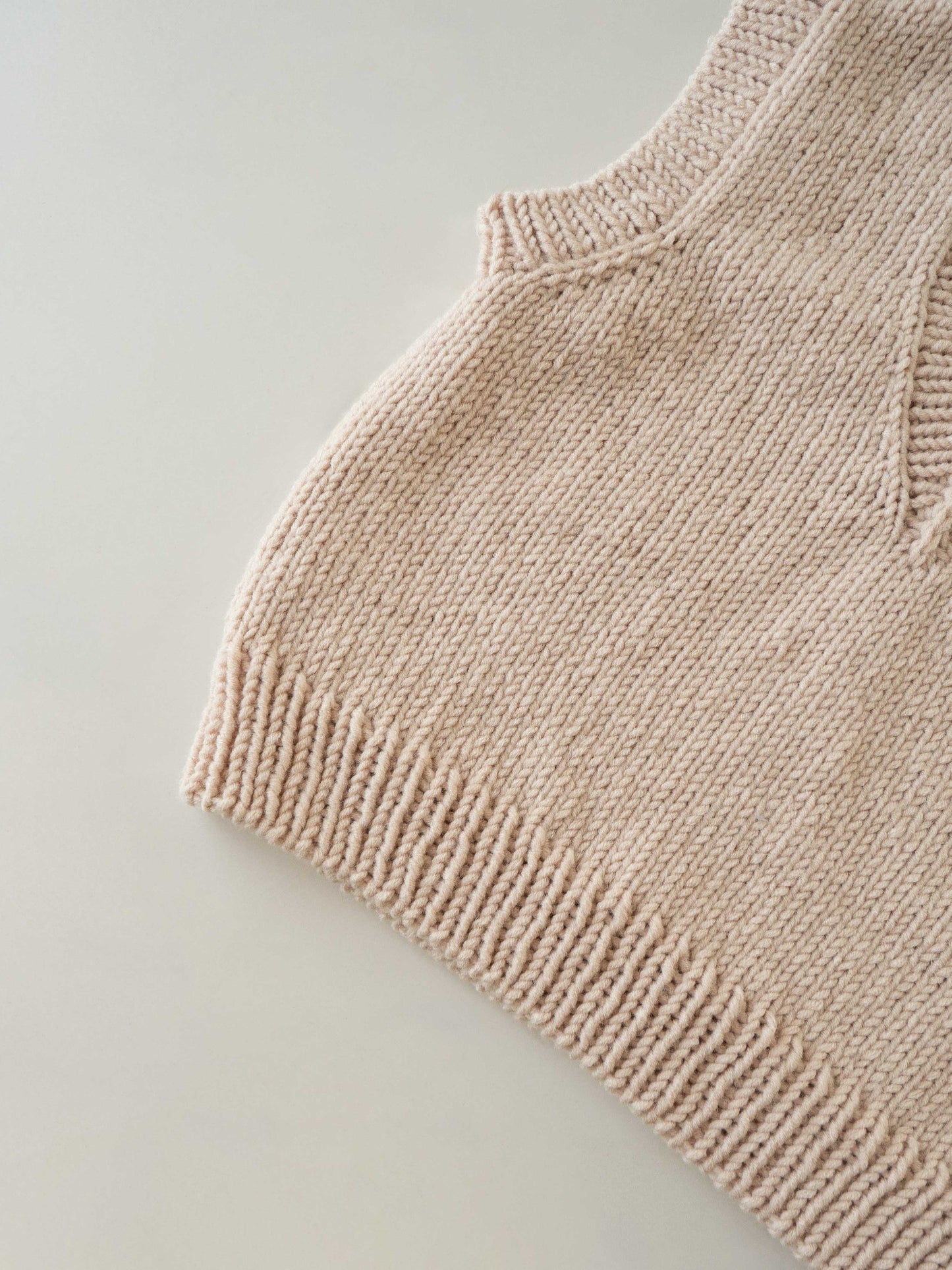[PDF] New Teddywool Kitsch V-neck Vest (ENGLISH)