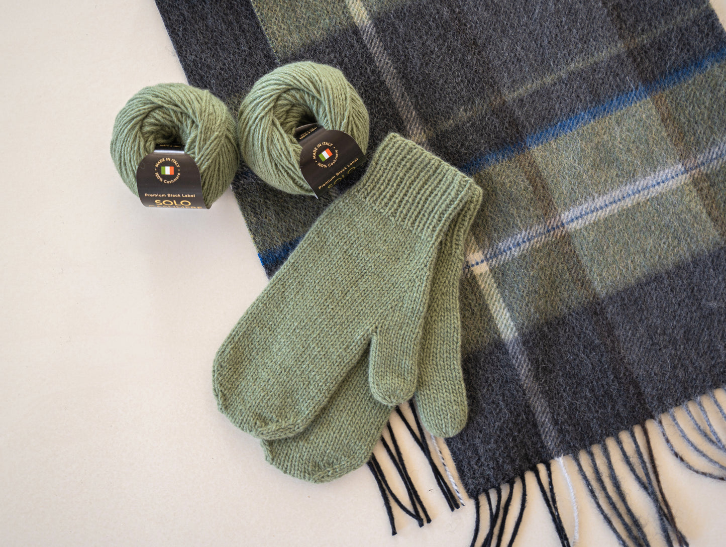 [PDF 도안] 솔로 캐시미어 손모아 장갑 (KOREAN)