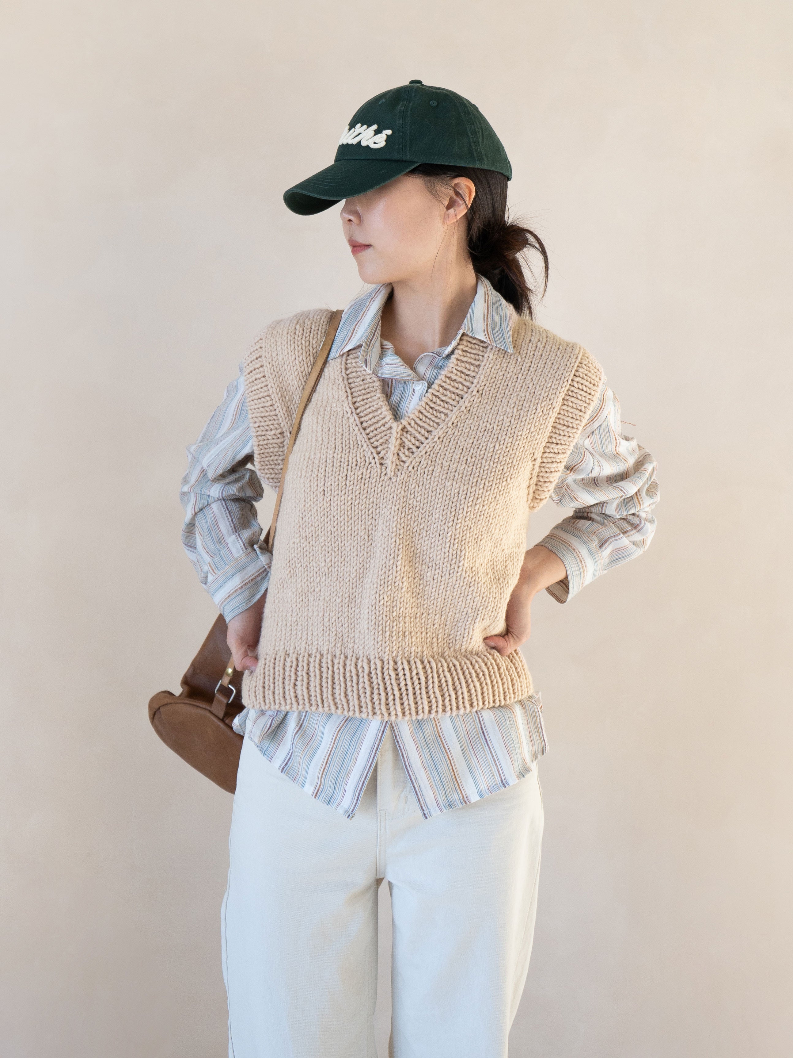 PDF] Teddy Wool 30 Kitsch V-neck Vest (ENGLISH) – pattern by banul