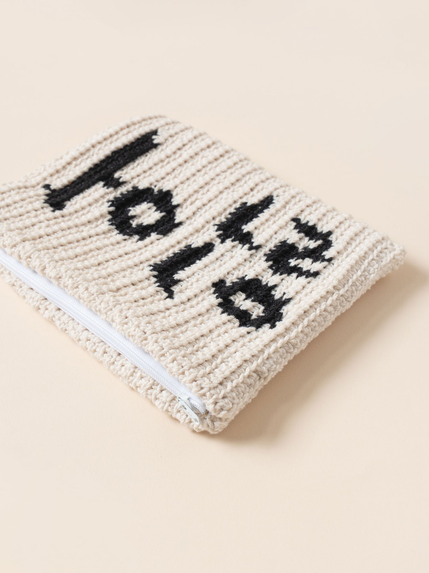 [PDF] Gadan “Read” Zippered Book Sleeve (ENGLISH)