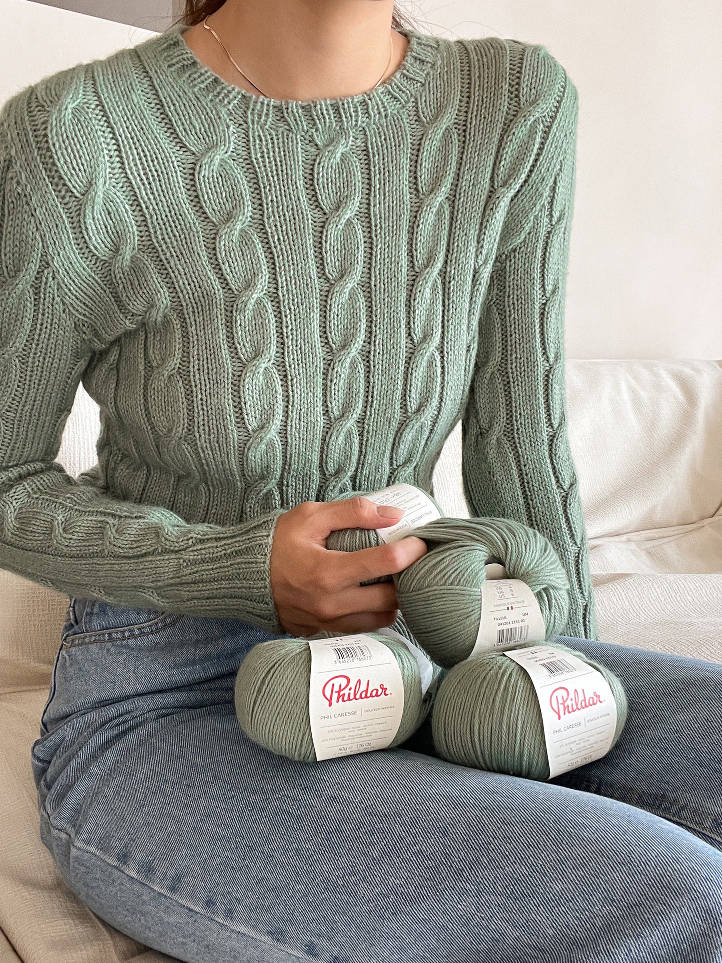 [PDF] Phil Caresse Cable Bottom-up Sweater (ENGLISH)