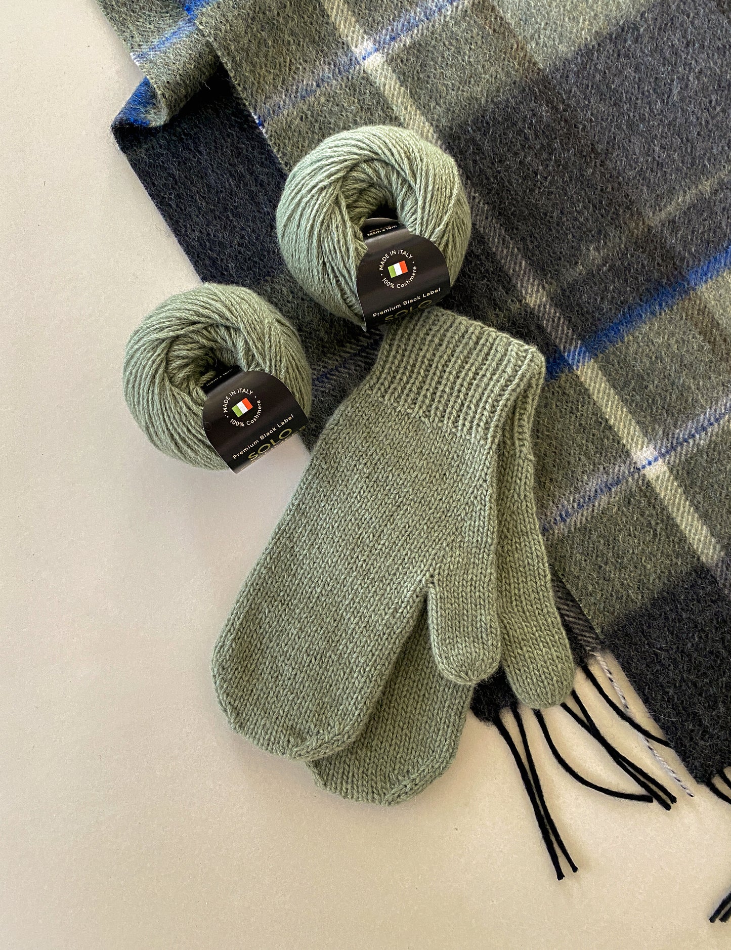 [PDF 도안] 솔로 캐시미어 손모아 장갑 (KOREAN)