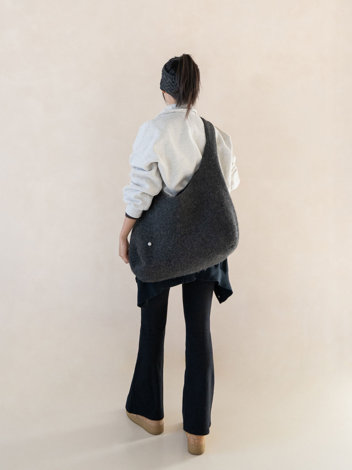 [PDF] Folk Wool Felting West Hobo Bag (ENGLISH)