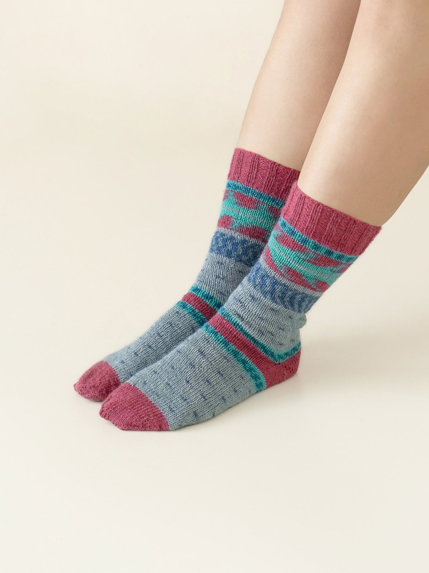 [PDF] Regia 4ply Pairfect Cuff-Down Socks (ENGLISH)
