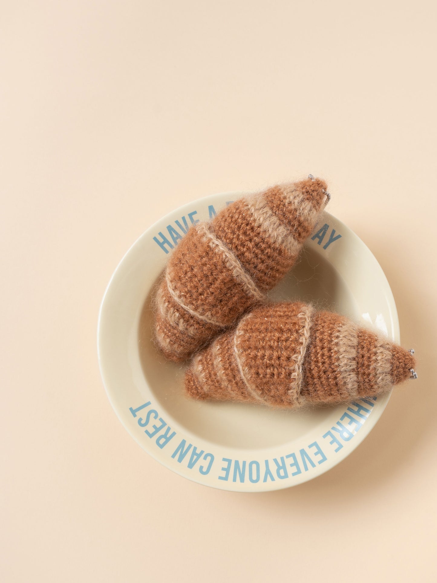 [PDF] Phil Mohair Soie Lurex&Mulberry Silk Mohair Croissant Keychain (ENGLISH)