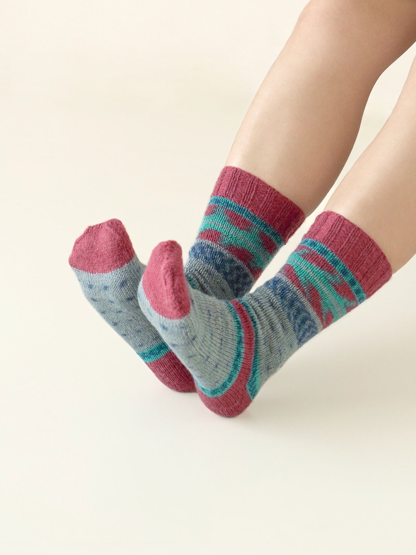 [PDF] Regia 4ply Pairfect Cuff-Down Socks (ENGLISH)