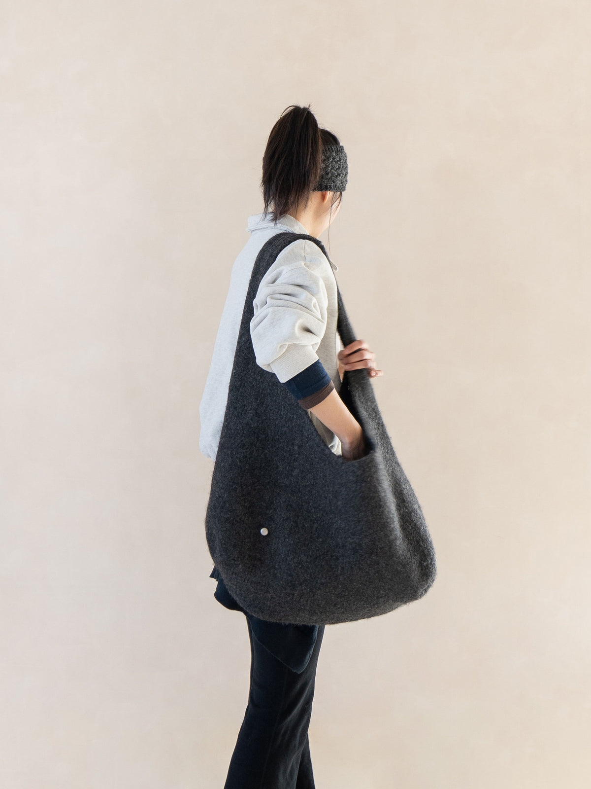 [PDF] Folk Wool Felting West Hobo Bag (ENGLISH)