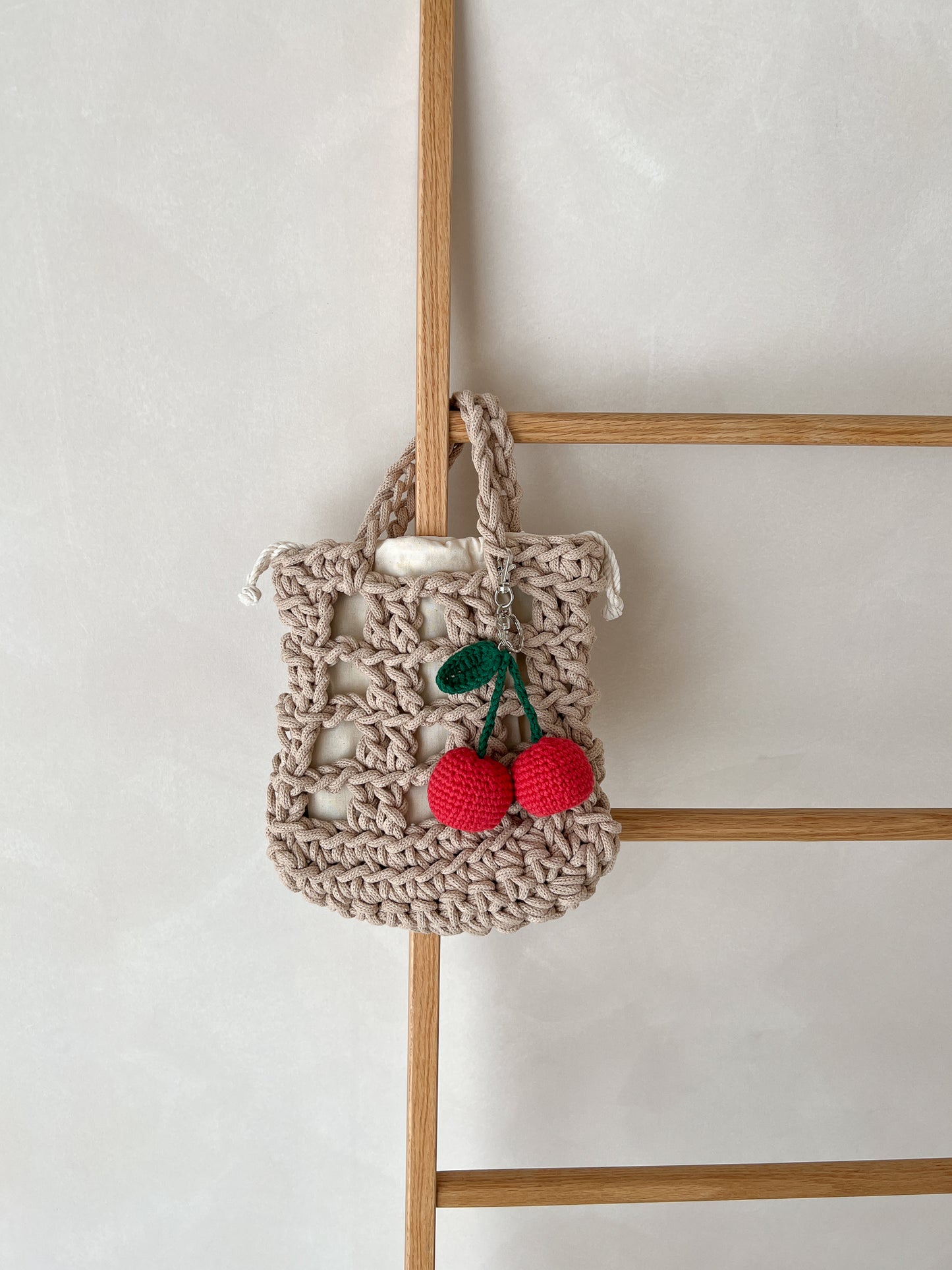 [PDF] New High Soft Tomato & Cherry Keychain (ENGLISH)